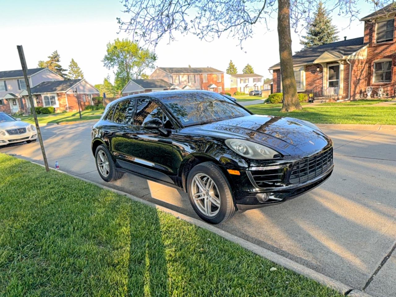 PORSCHE MACAN 2016