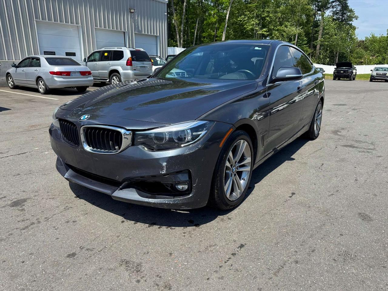 BMW 330 2018