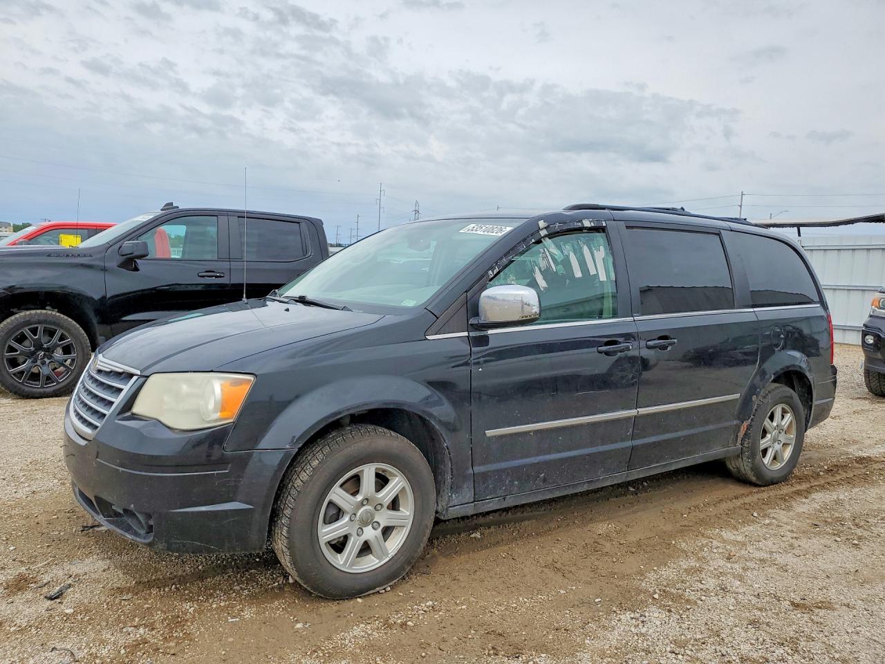 CHRYSLER TOWN & COUNTRY 2009