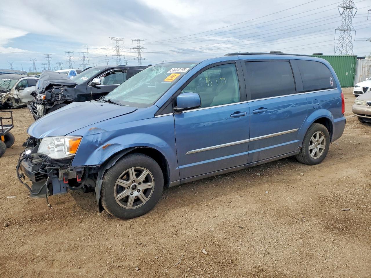 CHRYSLER TOWN & COUNTRY 2012