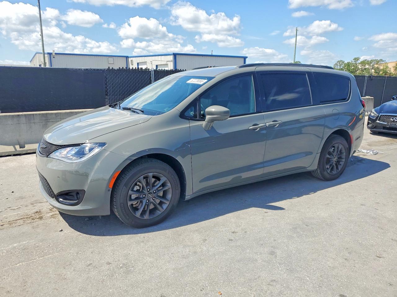 CHRYSLER PACIFICA 2020