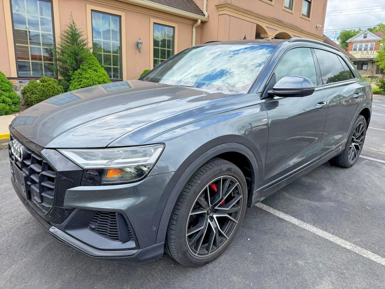 AUDI Q8 2021
