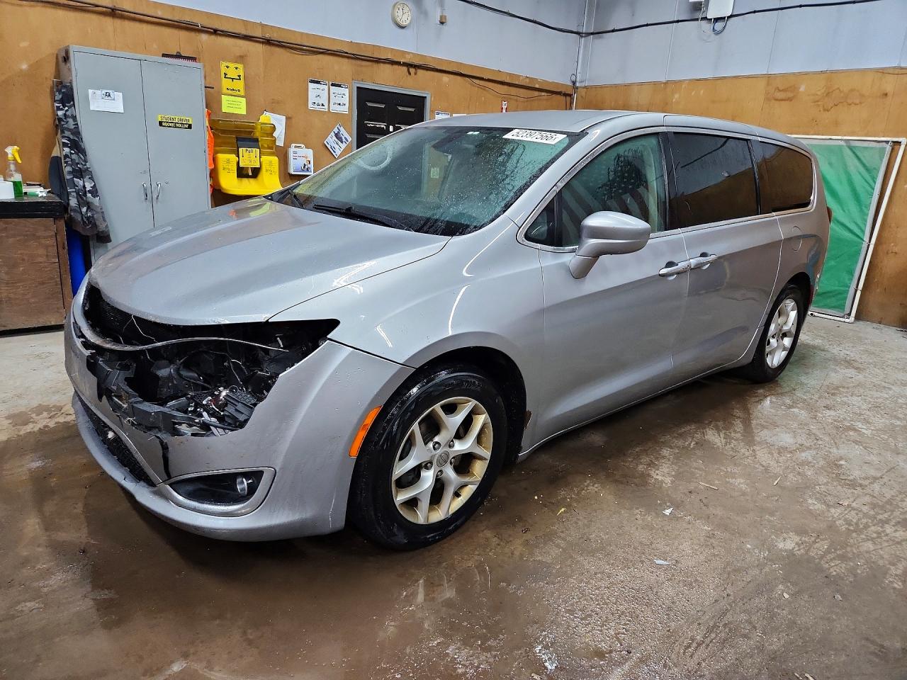 CHRYSLER PACIFICA 2018