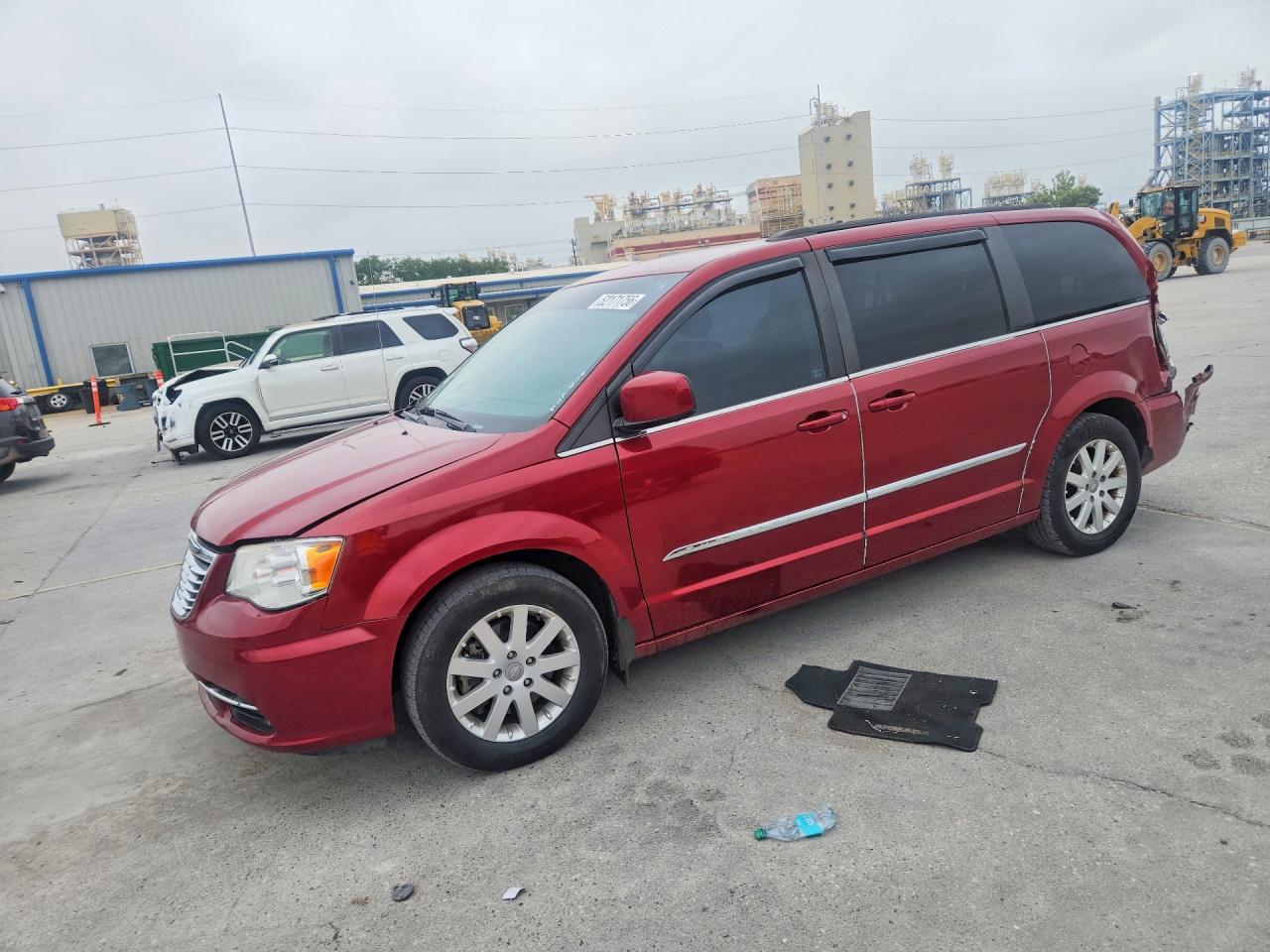CHRYSLER TOWN & COUNTRY 2016
