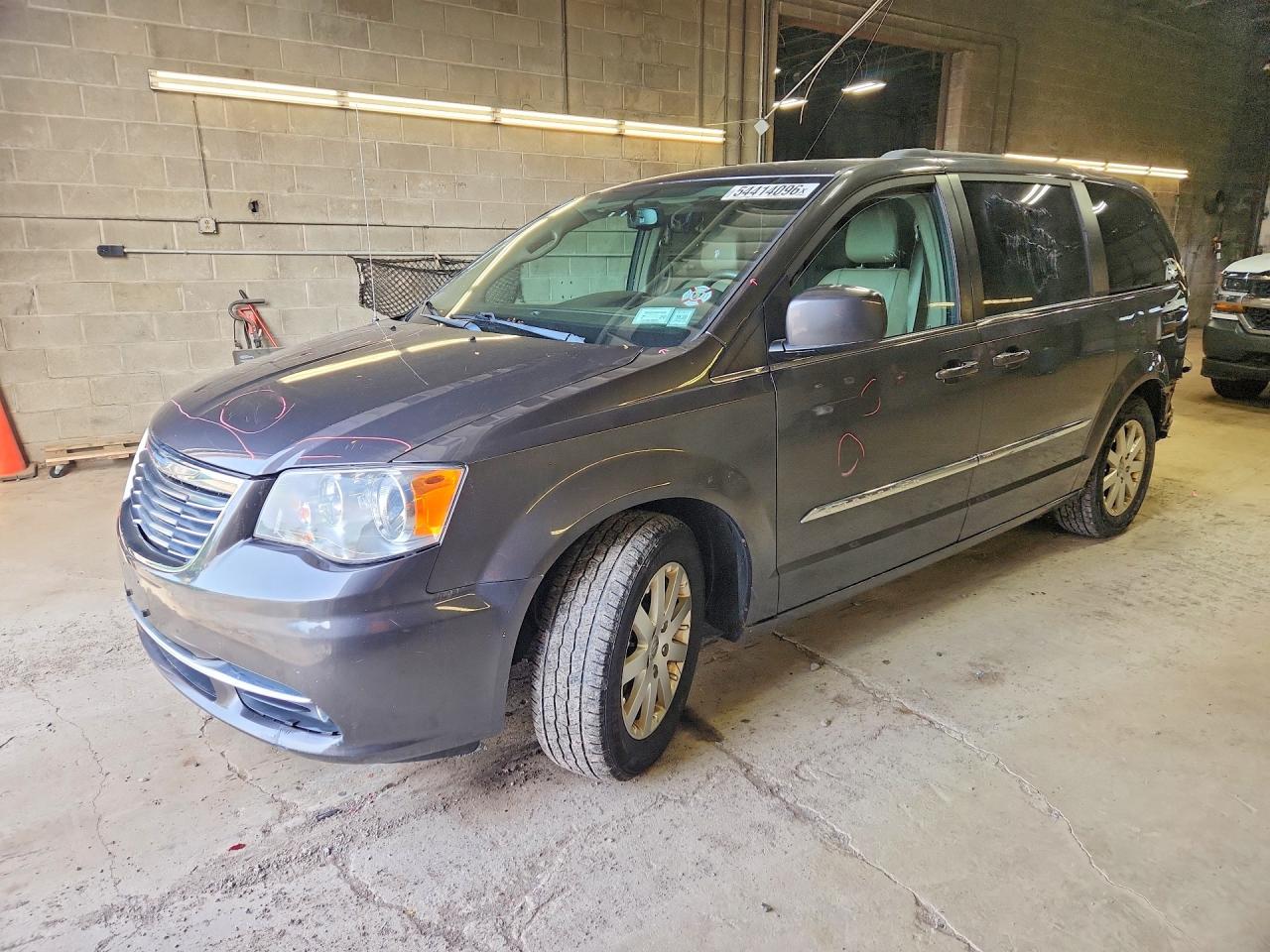 CHRYSLER TOWN & COUNTRY 2015