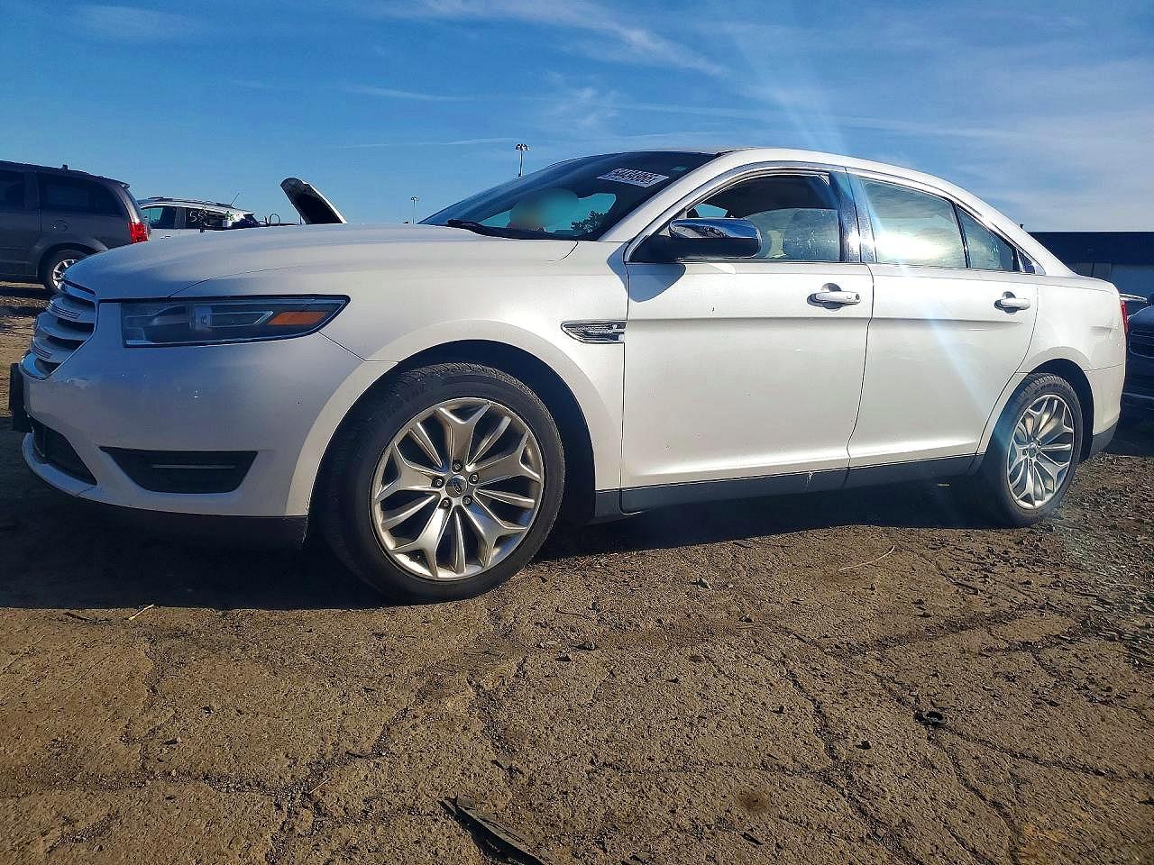 FORD TAURUS 2014
