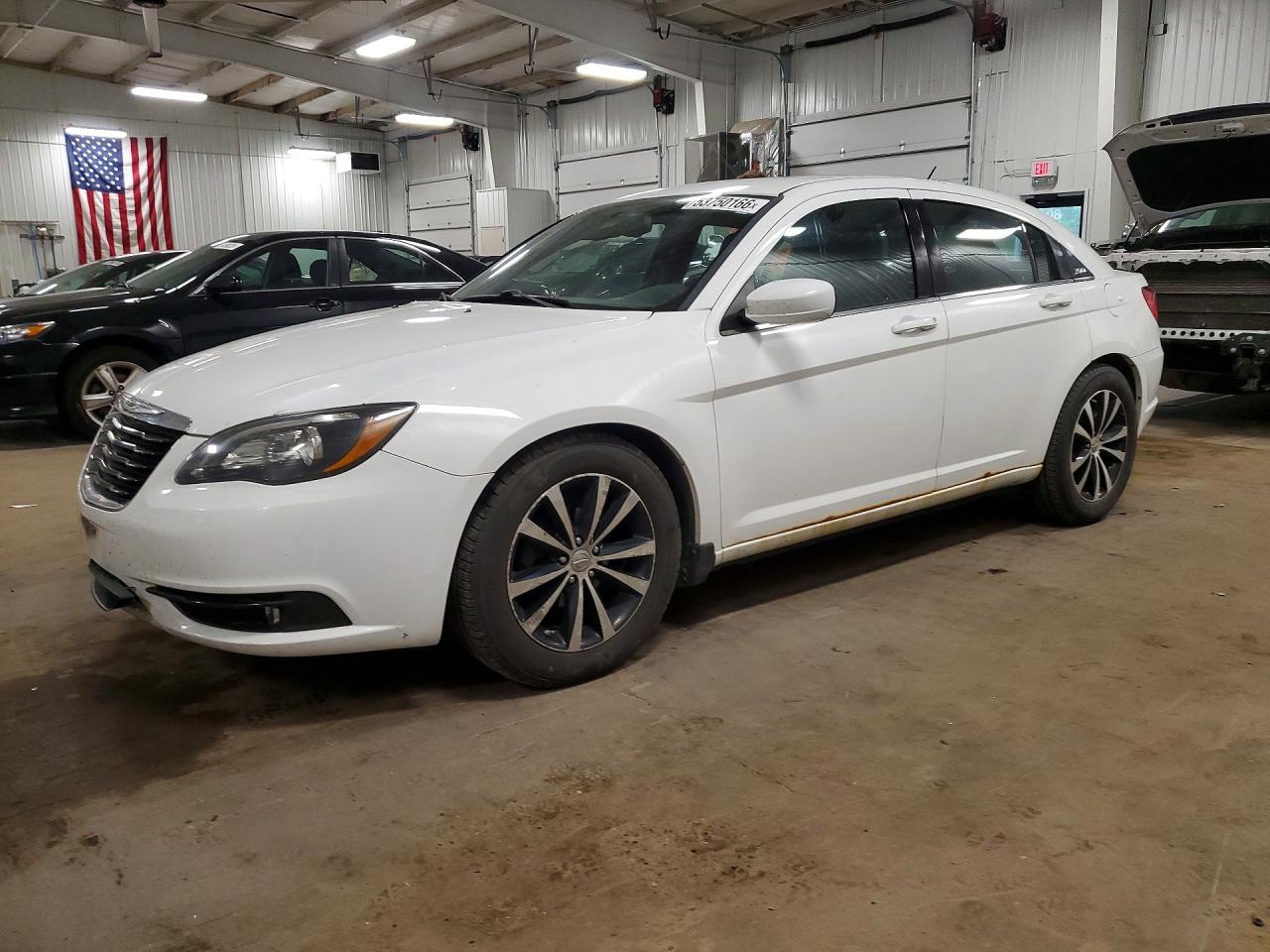 CHRYSLER 200 2013