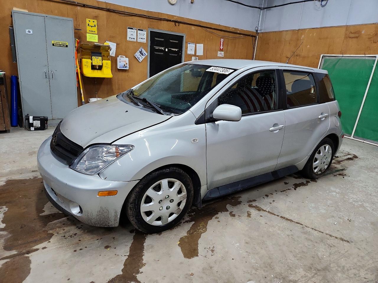 SCION XA 2005
