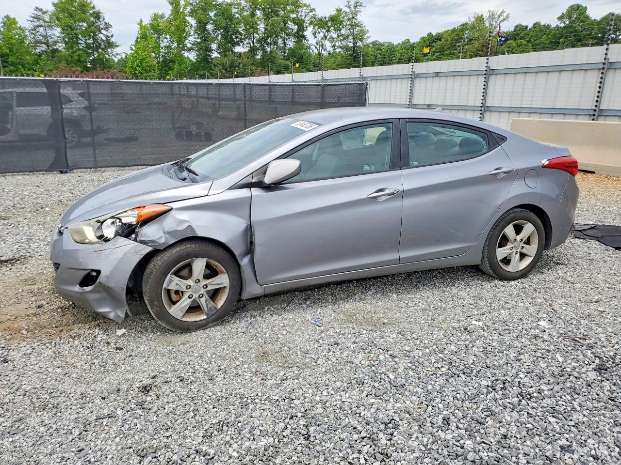 HYUNDAI ELANTRA 2013