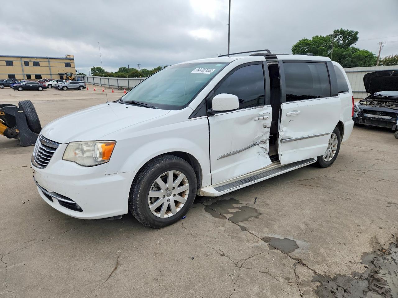 CHRYSLER TOWN & COUNTRY 2014