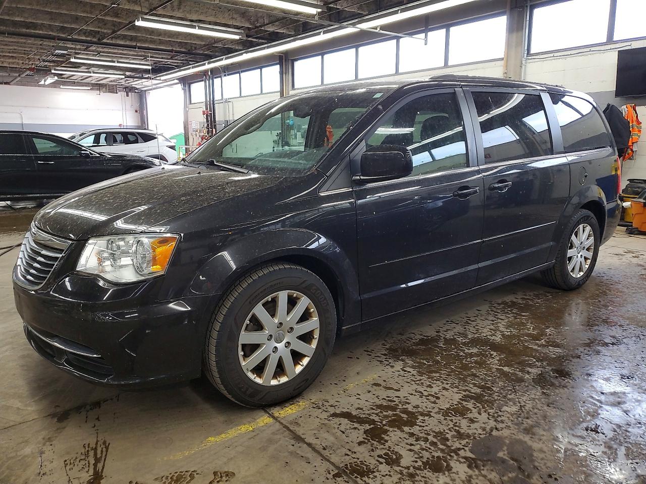 CHRYSLER TOWN & COUNTRY 2015