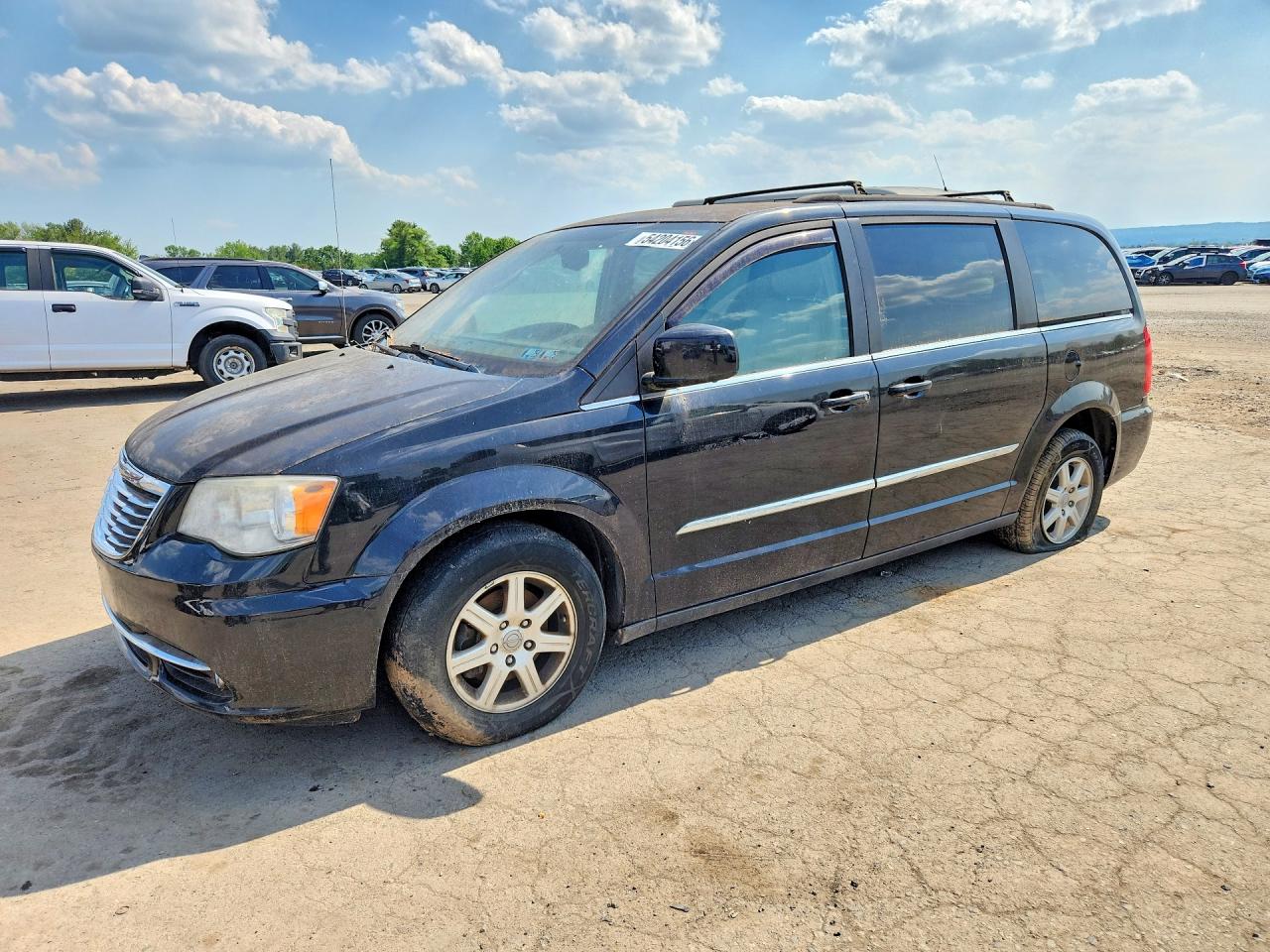 CHRYSLER TOWN & COUNTRY 2013