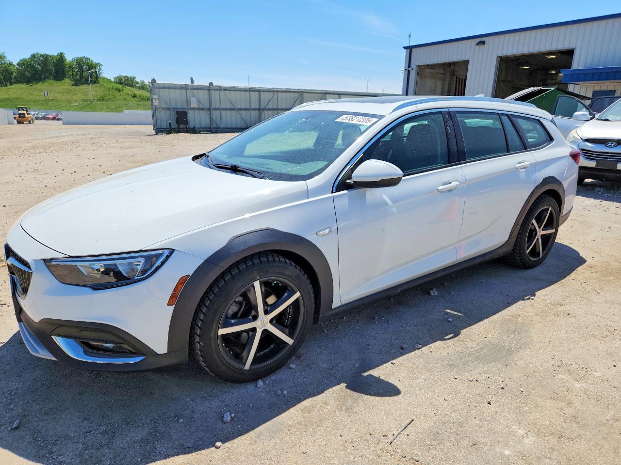 BUICK REGAL TOURX 2018