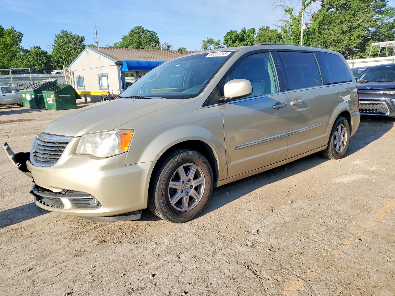 CHRYSLER TOWN & COUNTRY 2011