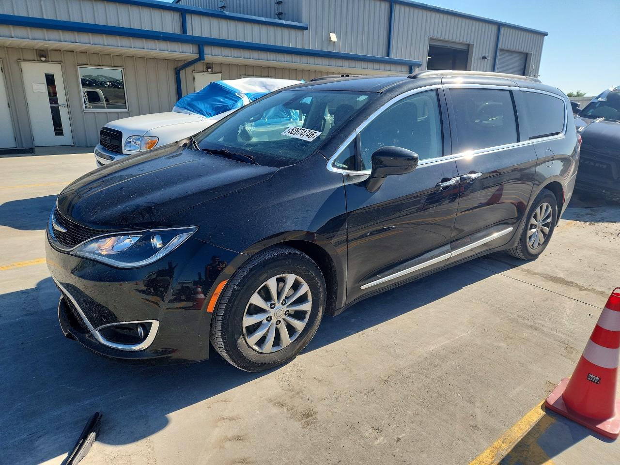 CHRYSLER PACIFICA 2017