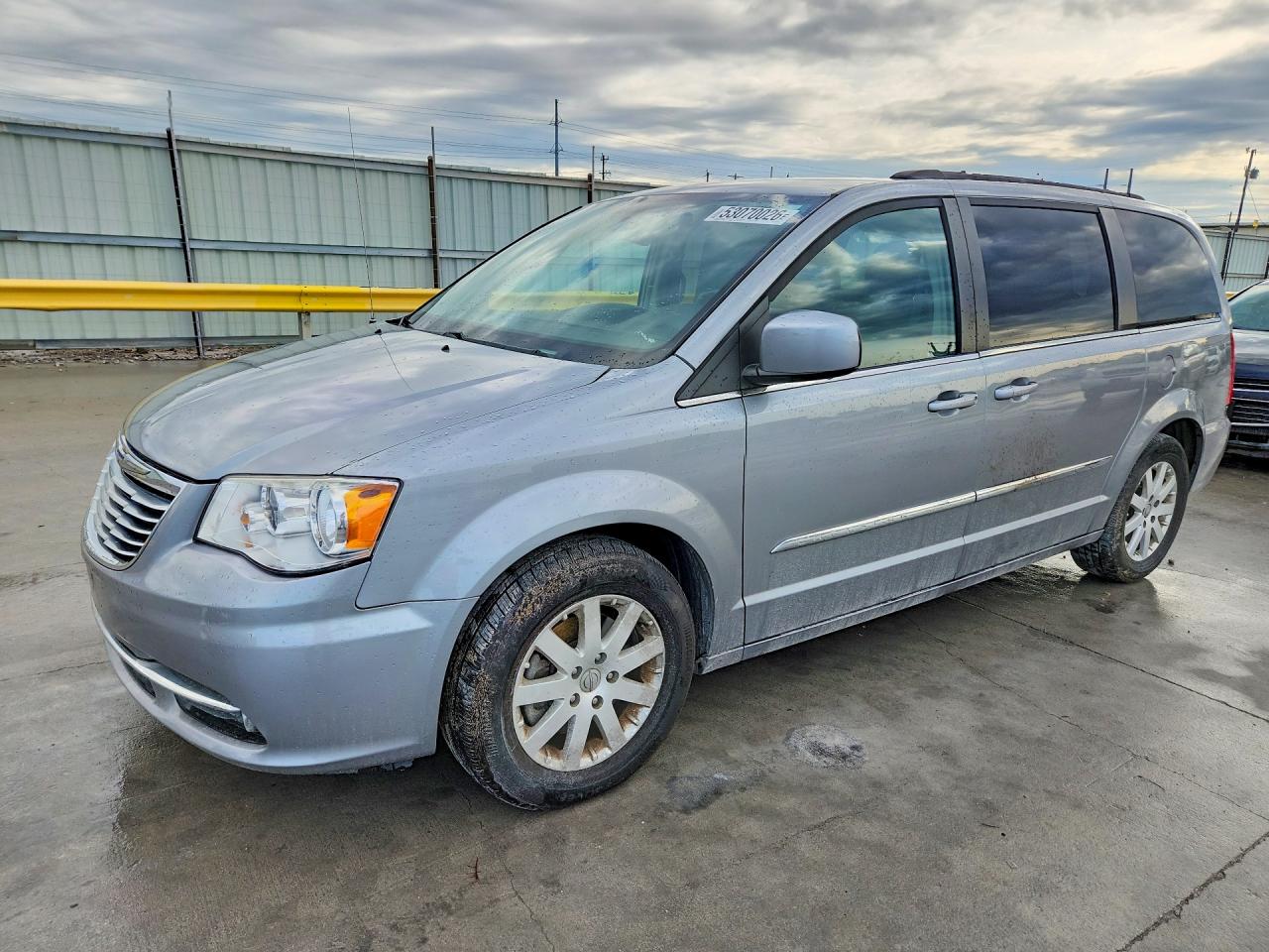 CHRYSLER TOWN & COUNTRY 2015