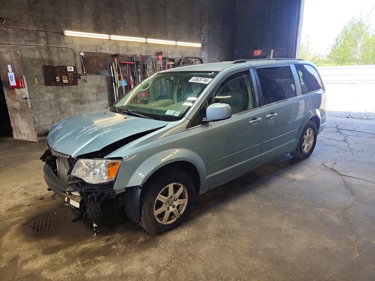CHRYSLER TOWN & COUNTRY 2008