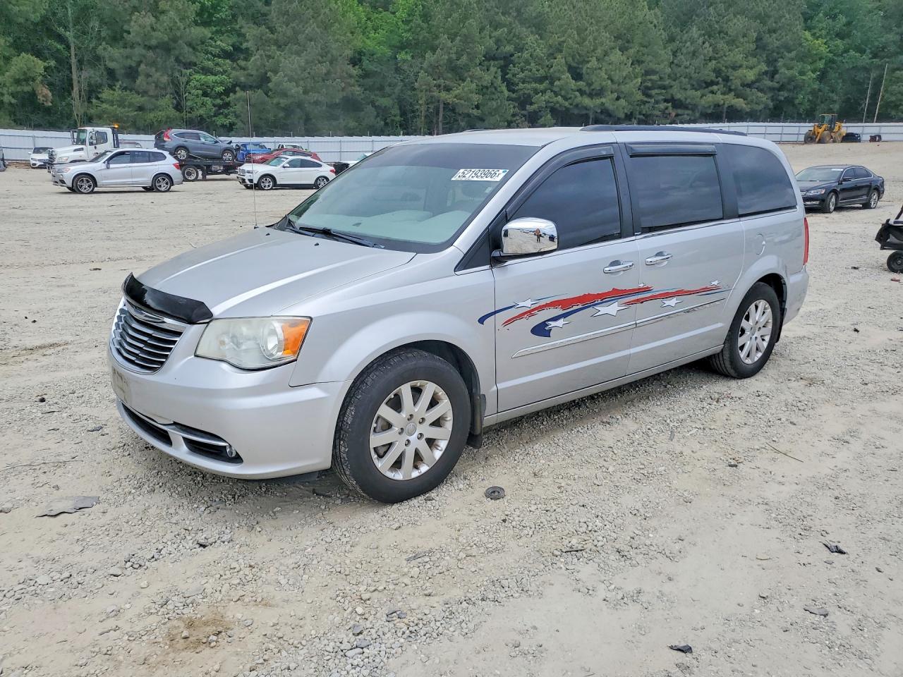 CHRYSLER TOWN & COUNTRY 2012