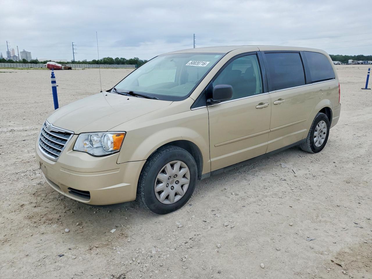 CHRYSLER TOWN & COUNTRY 2010