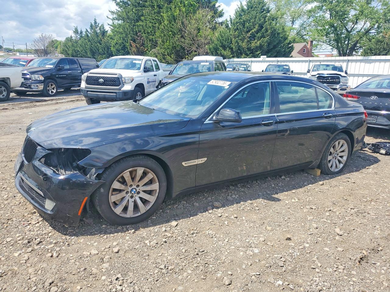 BMW 750 2011