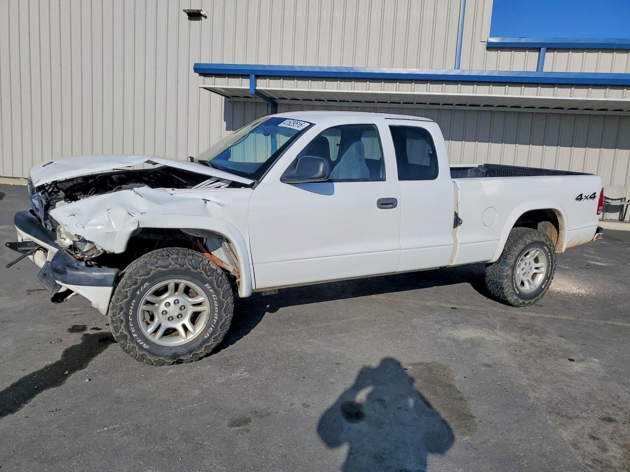 DODGE DAKOTA 2004