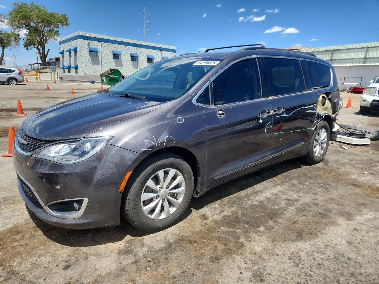 CHRYSLER PACIFICA 2017