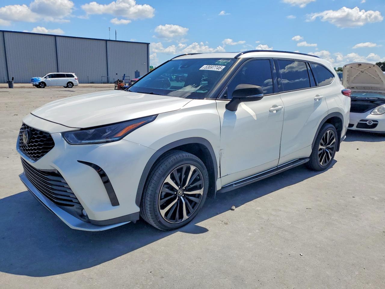 TOYOTA HIGHLANDER 2021