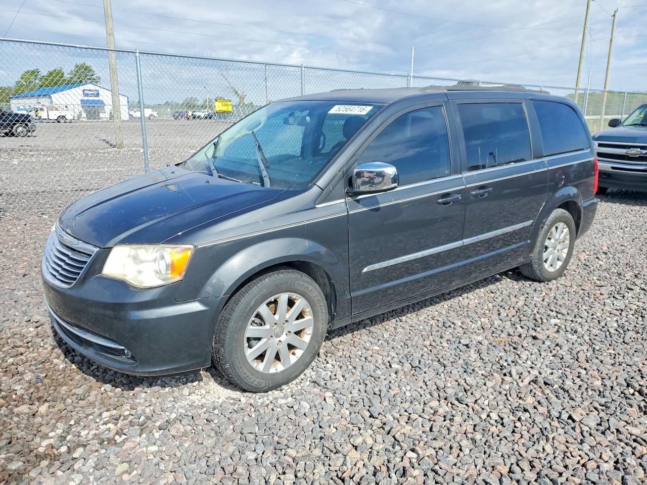 CHRYSLER TOWN & COUNTRY 2011