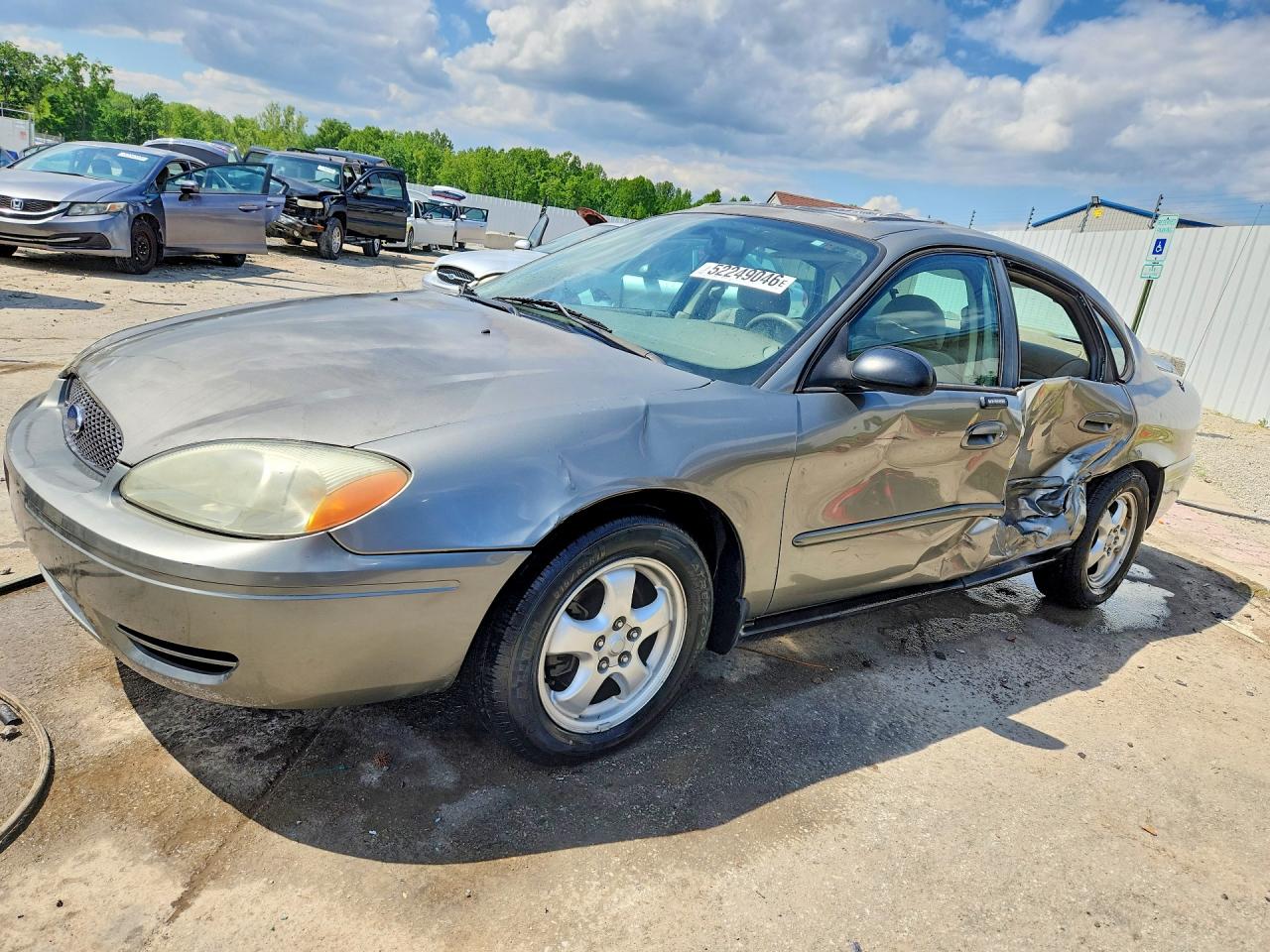 FORD TAURUS 2004