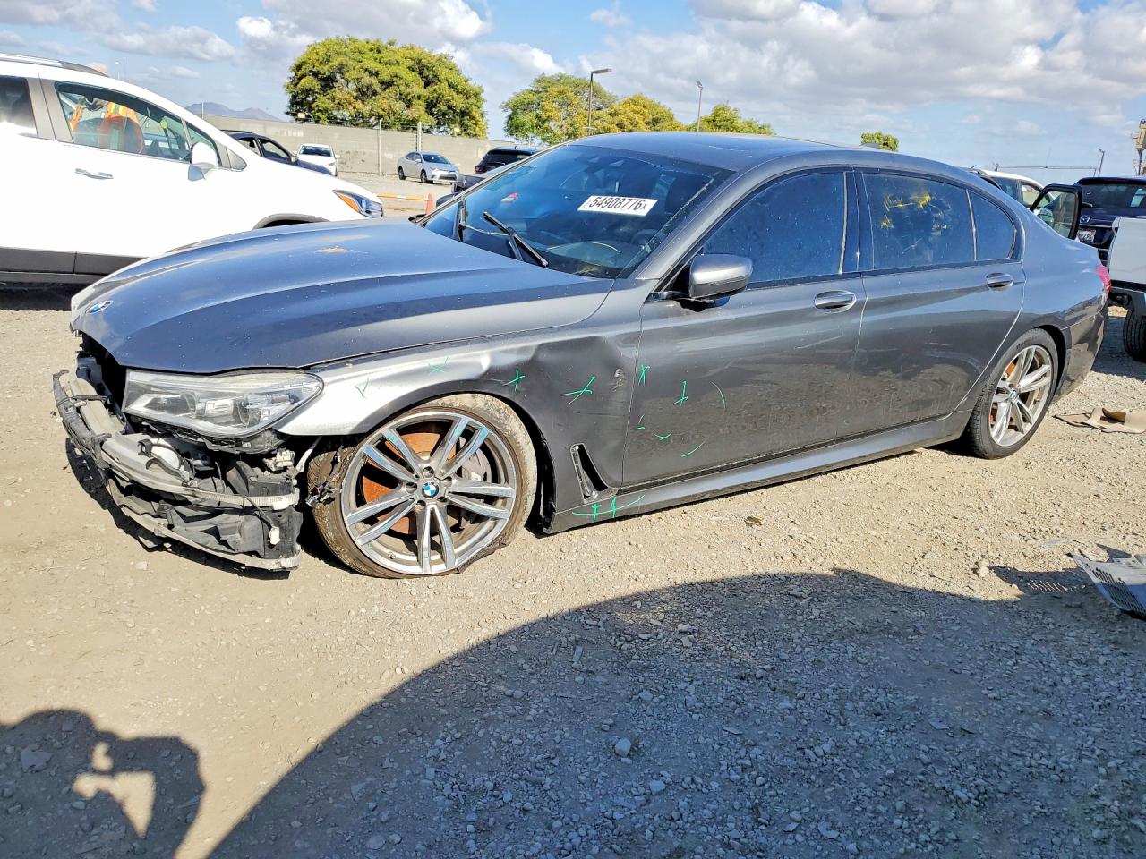 BMW 750 2016