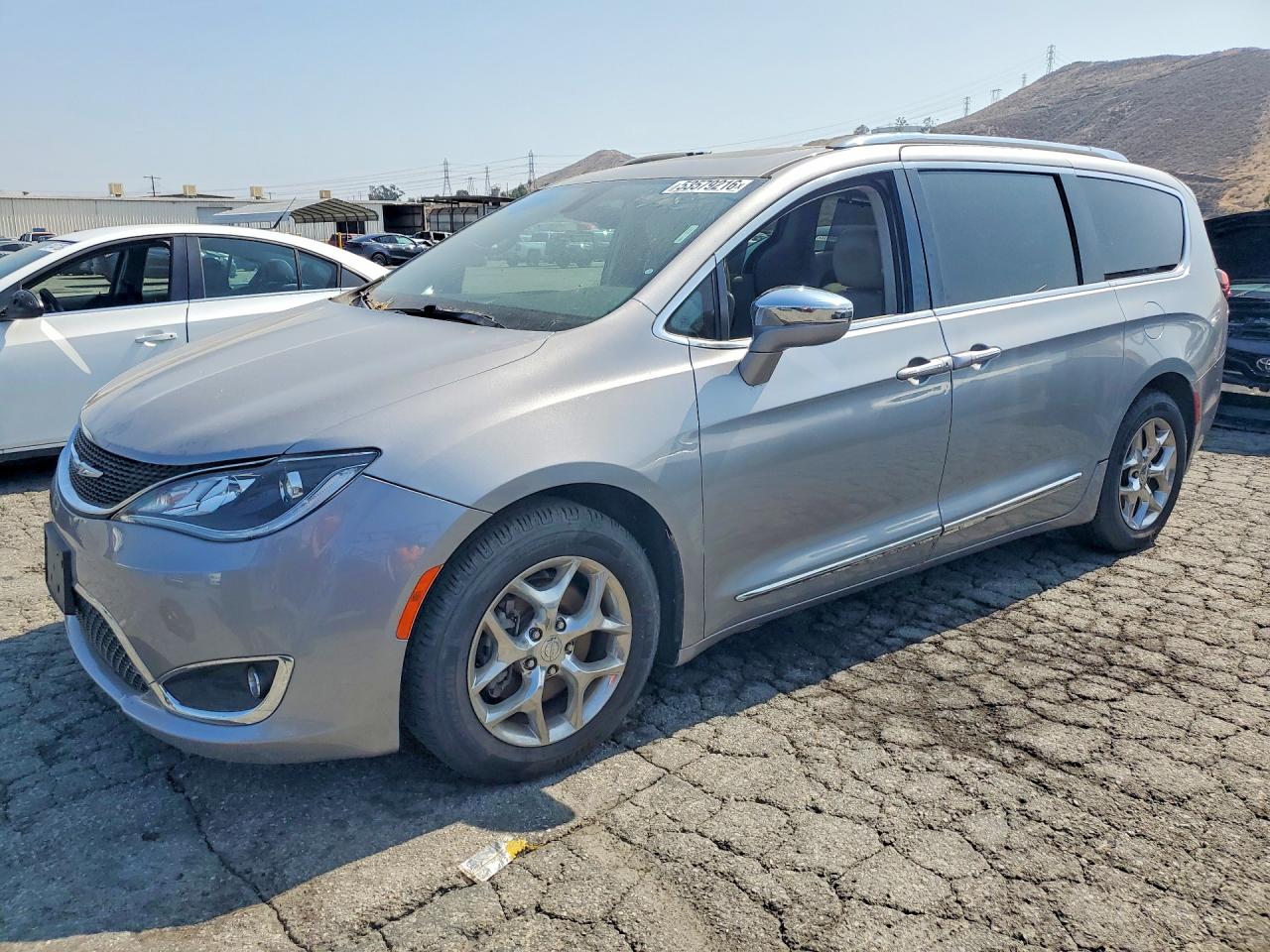 CHRYSLER PACIFICA 2017