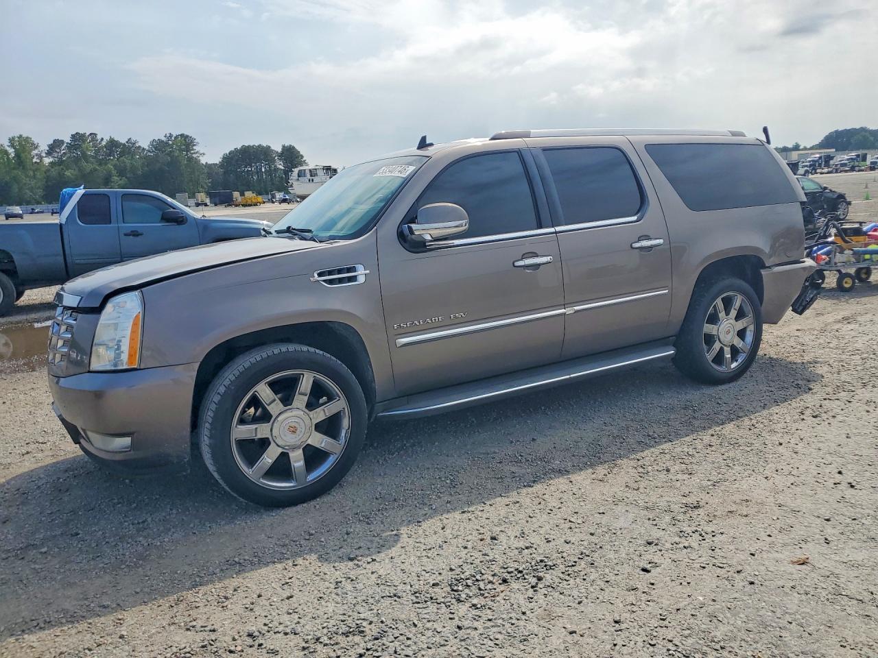 CADILLAC ESCALADE 2012