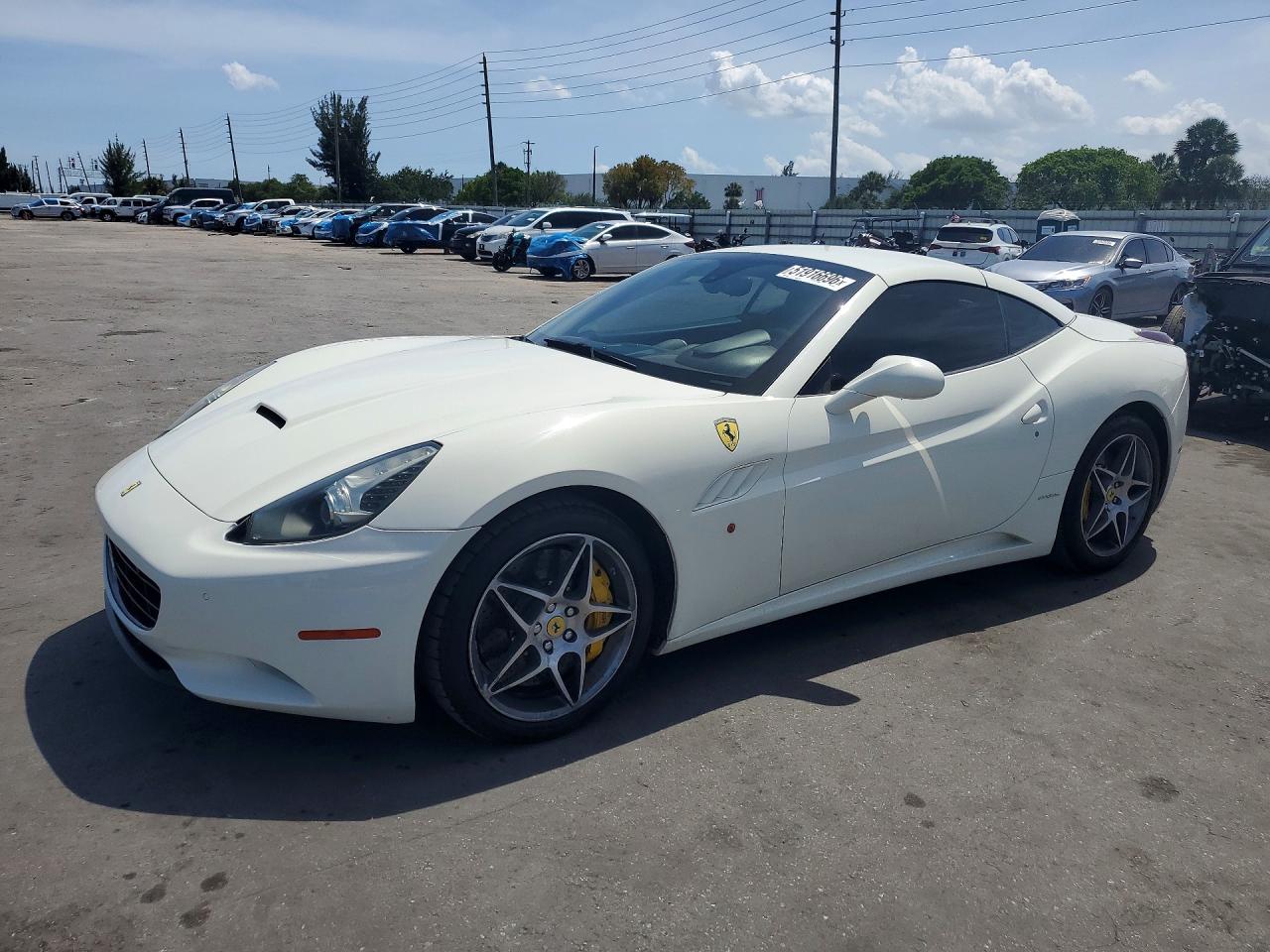 FERRARI CALIFORNIA 2013