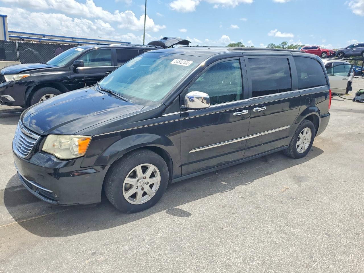 CHRYSLER TOWN & COUNTRY 2012