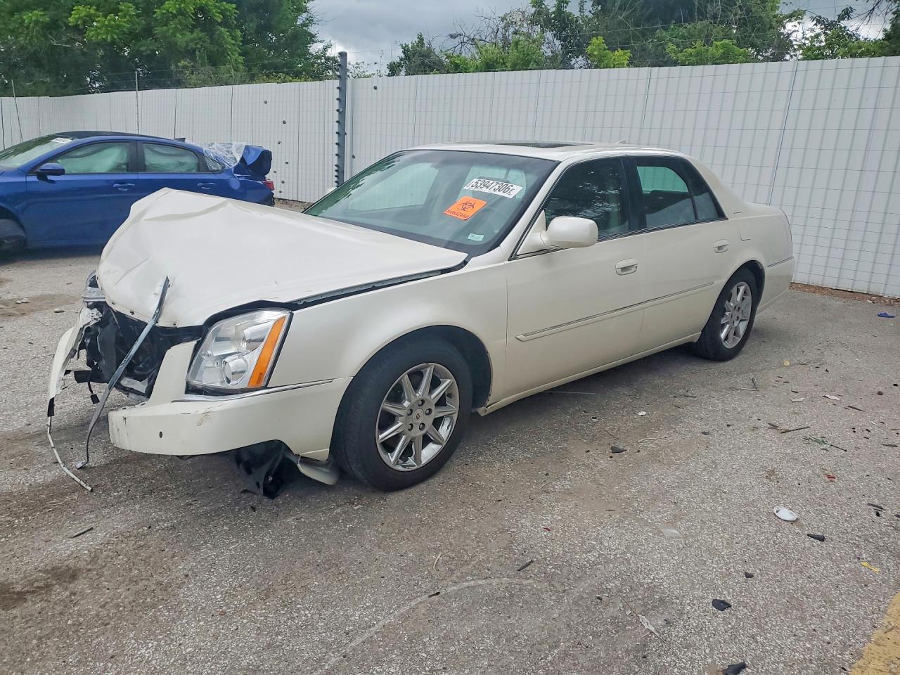CADILLAC DTS 2011