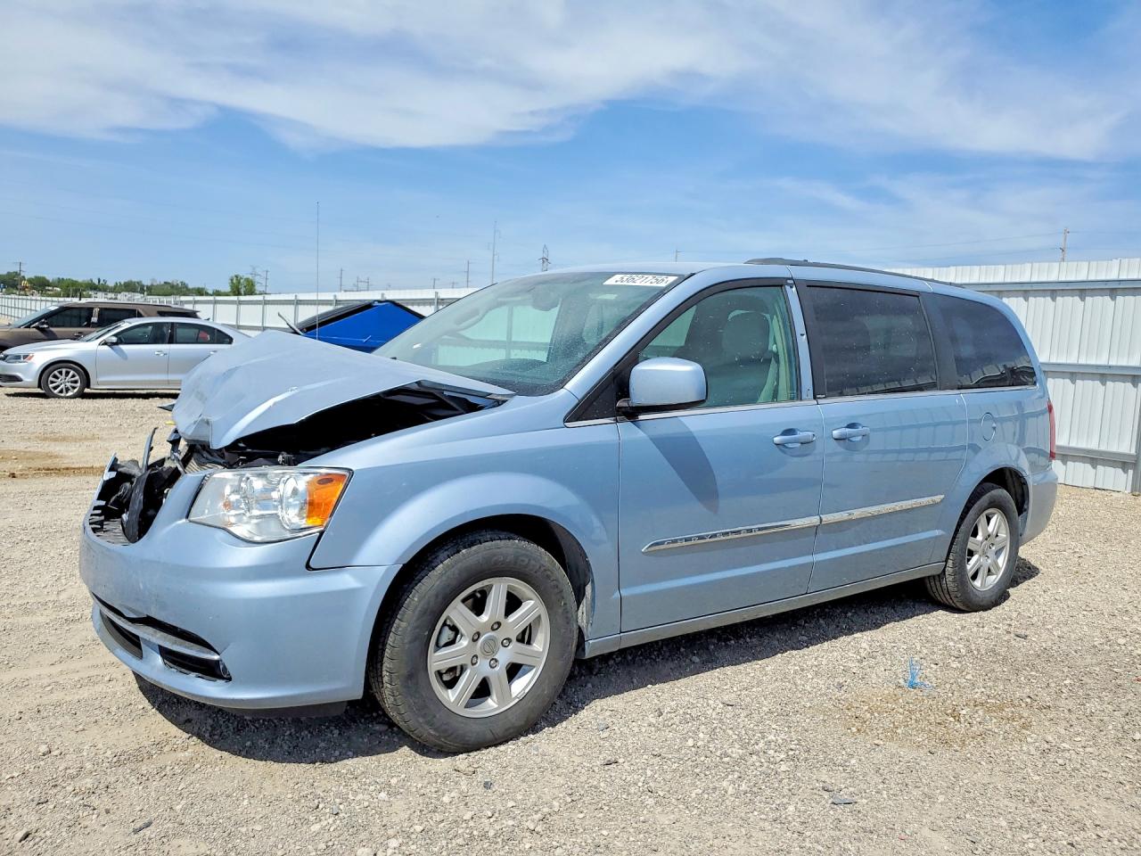 CHRYSLER TOWN & COUNTRY 2013