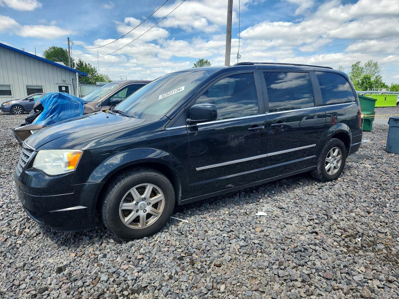 CHRYSLER TOWN & COUNTRY 2010