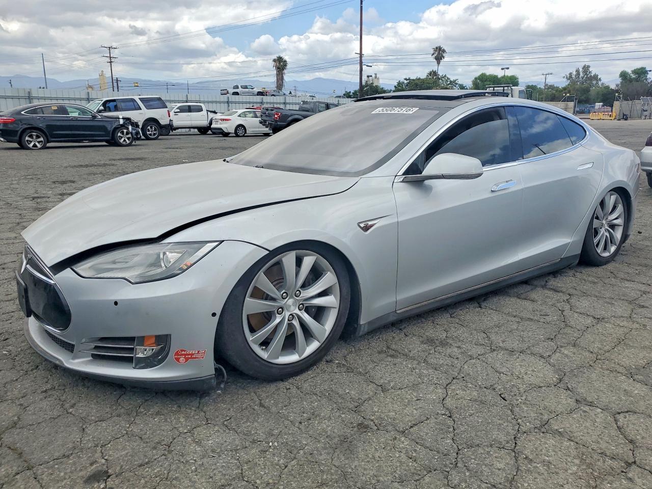 TESLA MODEL S 2014