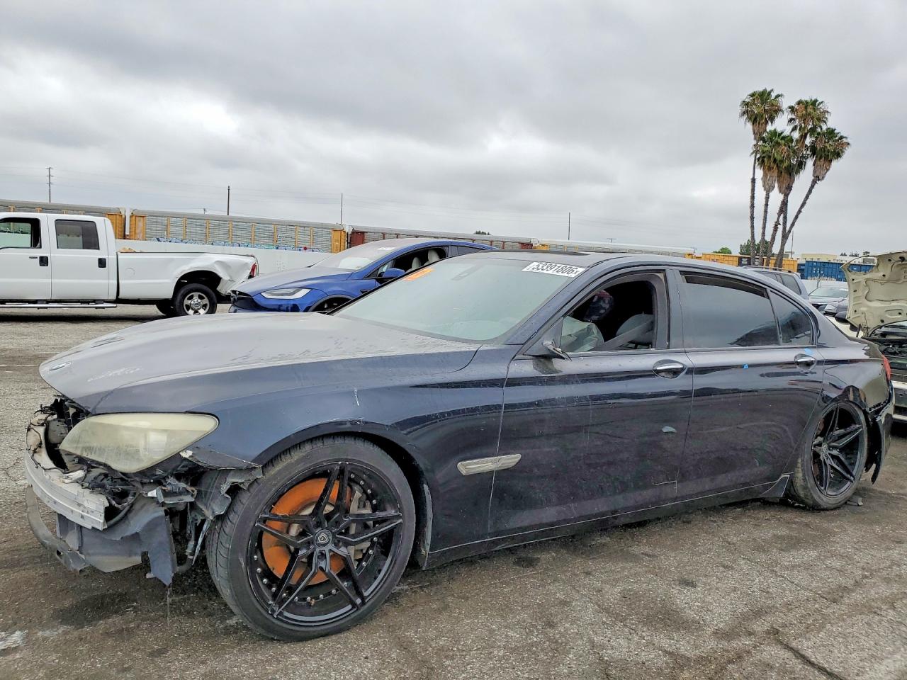 BMW 750 2011
