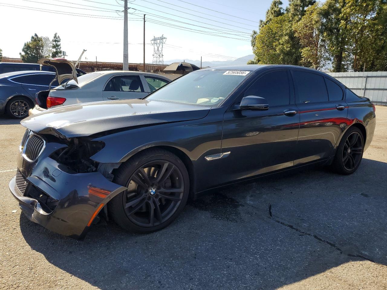 BMW 750 2013