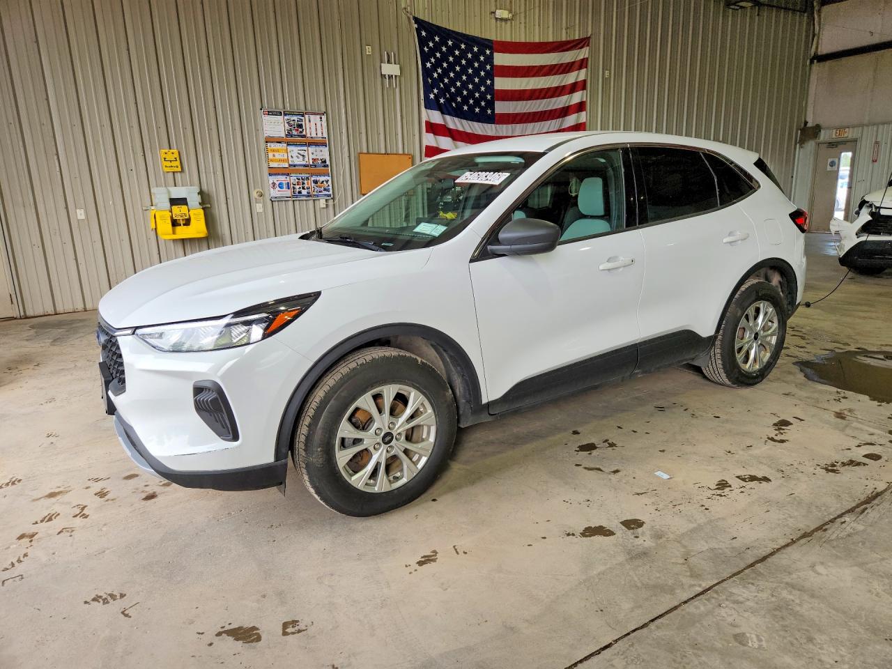 FORD ESCAPE 2023