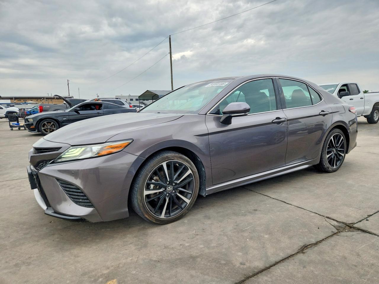 TOYOTA CAMRY 2018
