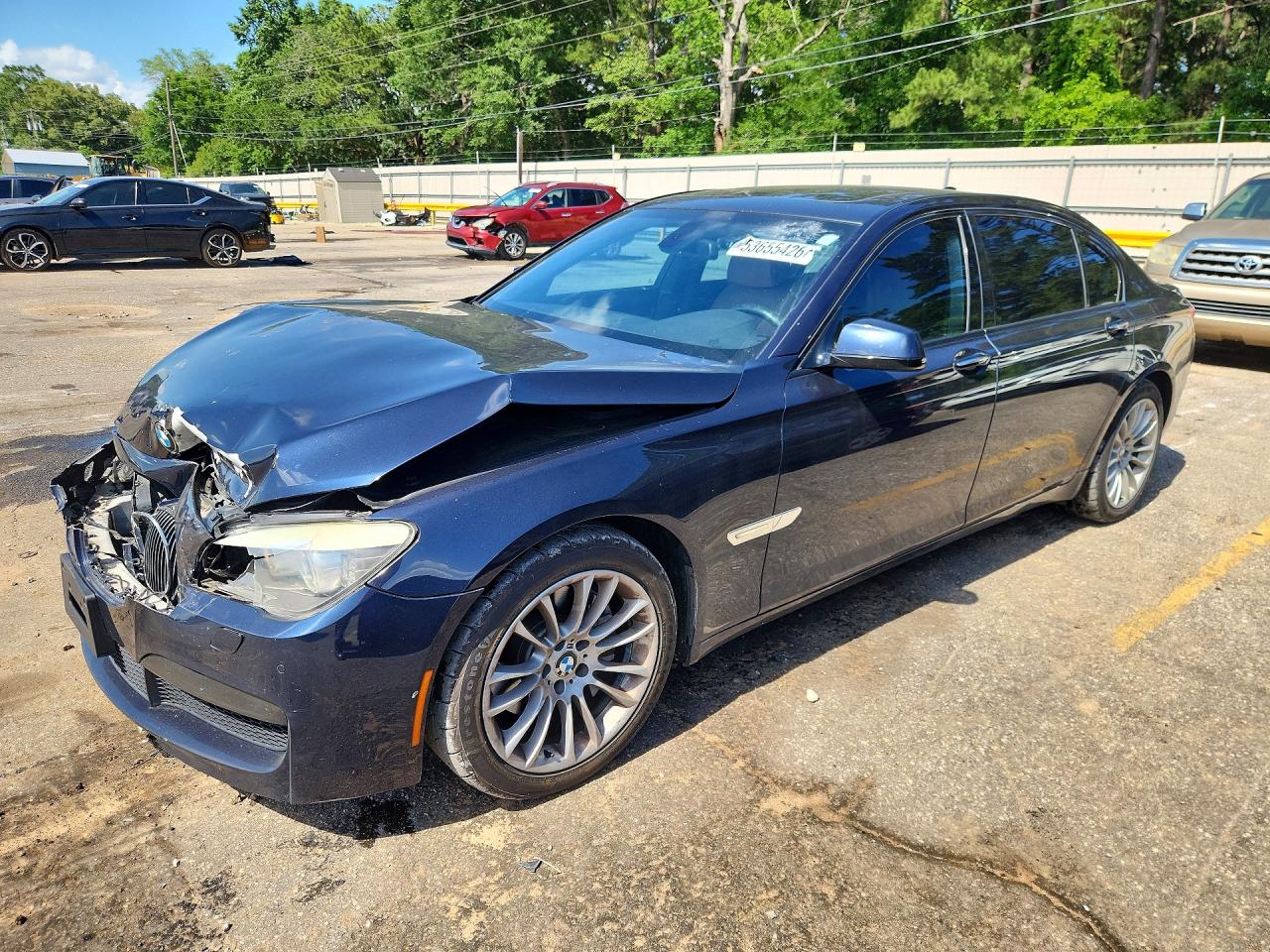 BMW 740 2011