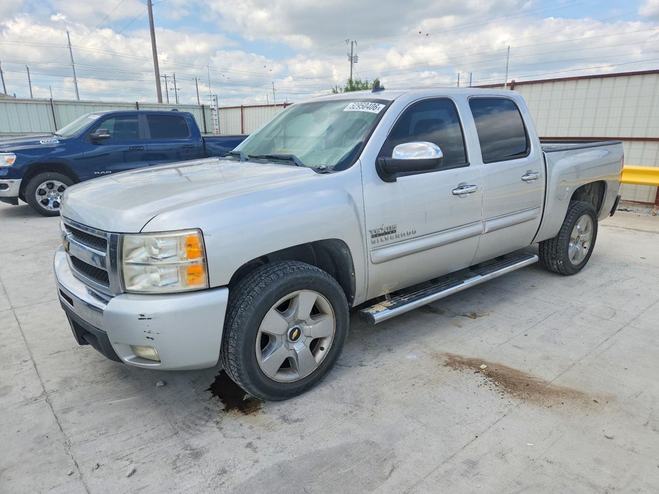 CHEVROLET SILVERADO 2011