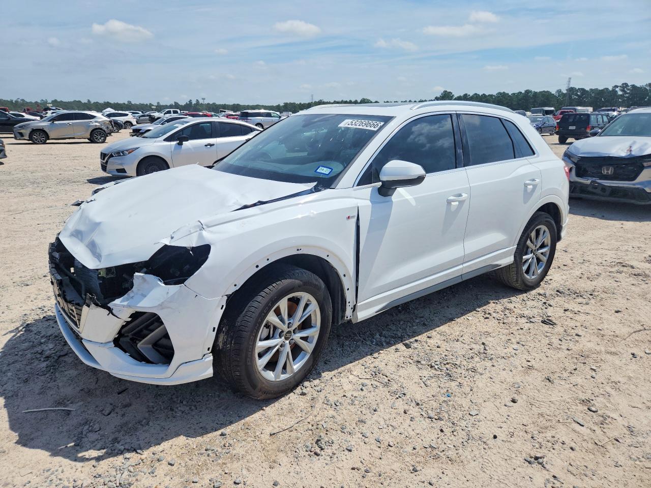 AUDI Q3 2025