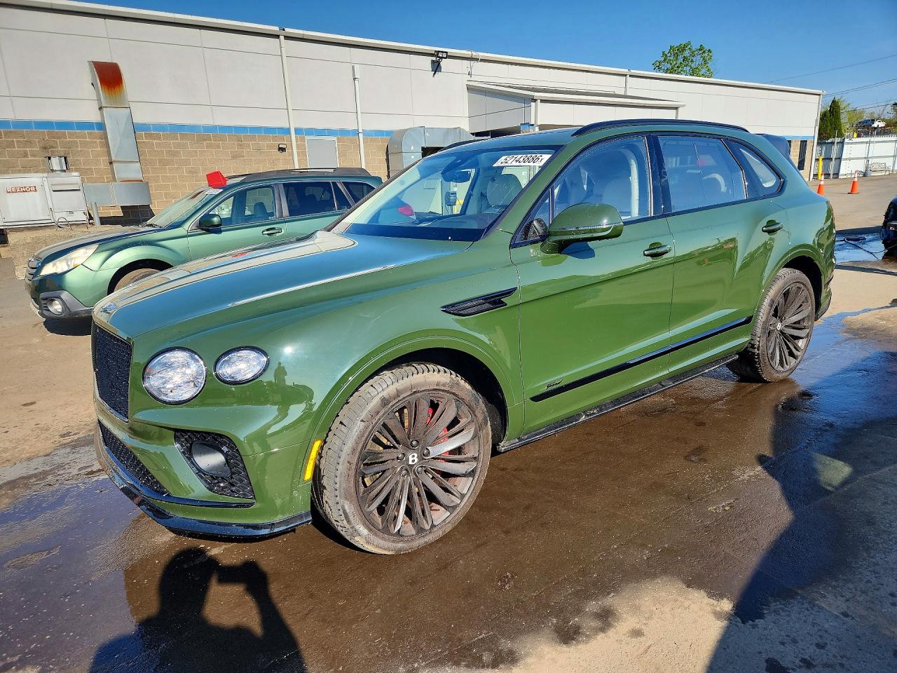 BENTLEY BENTAYGA 2023