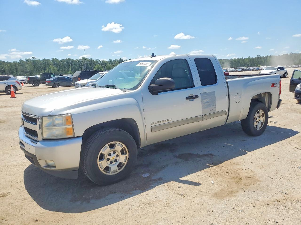 CHEVROLET SILVERADO 2011