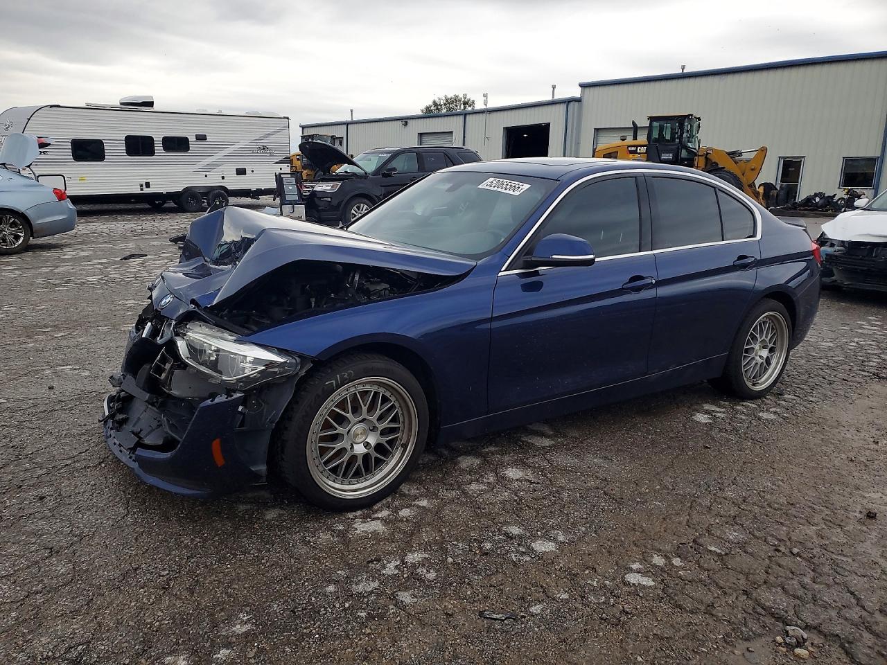 BMW 330 2018