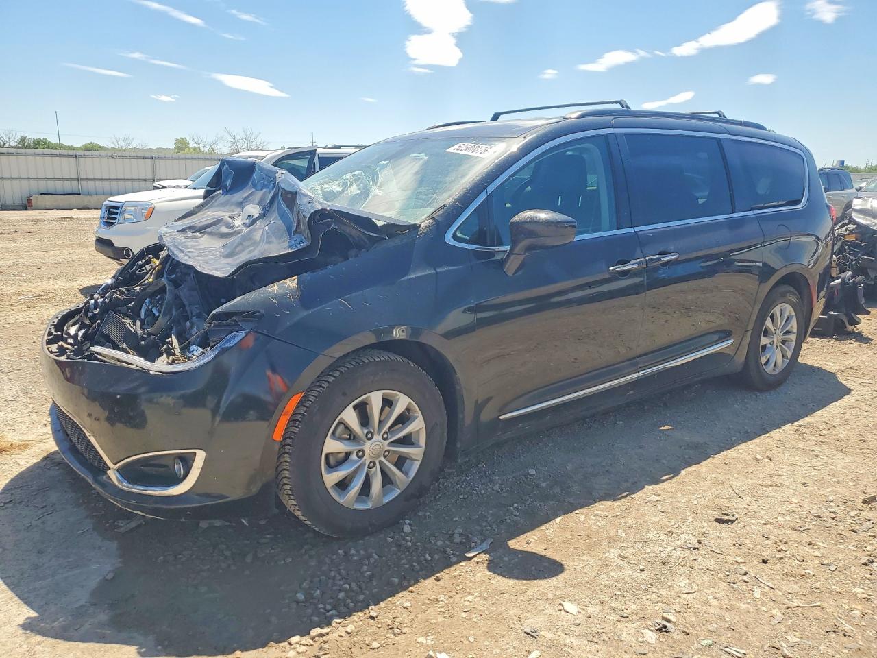 CHRYSLER PACIFICA 2017