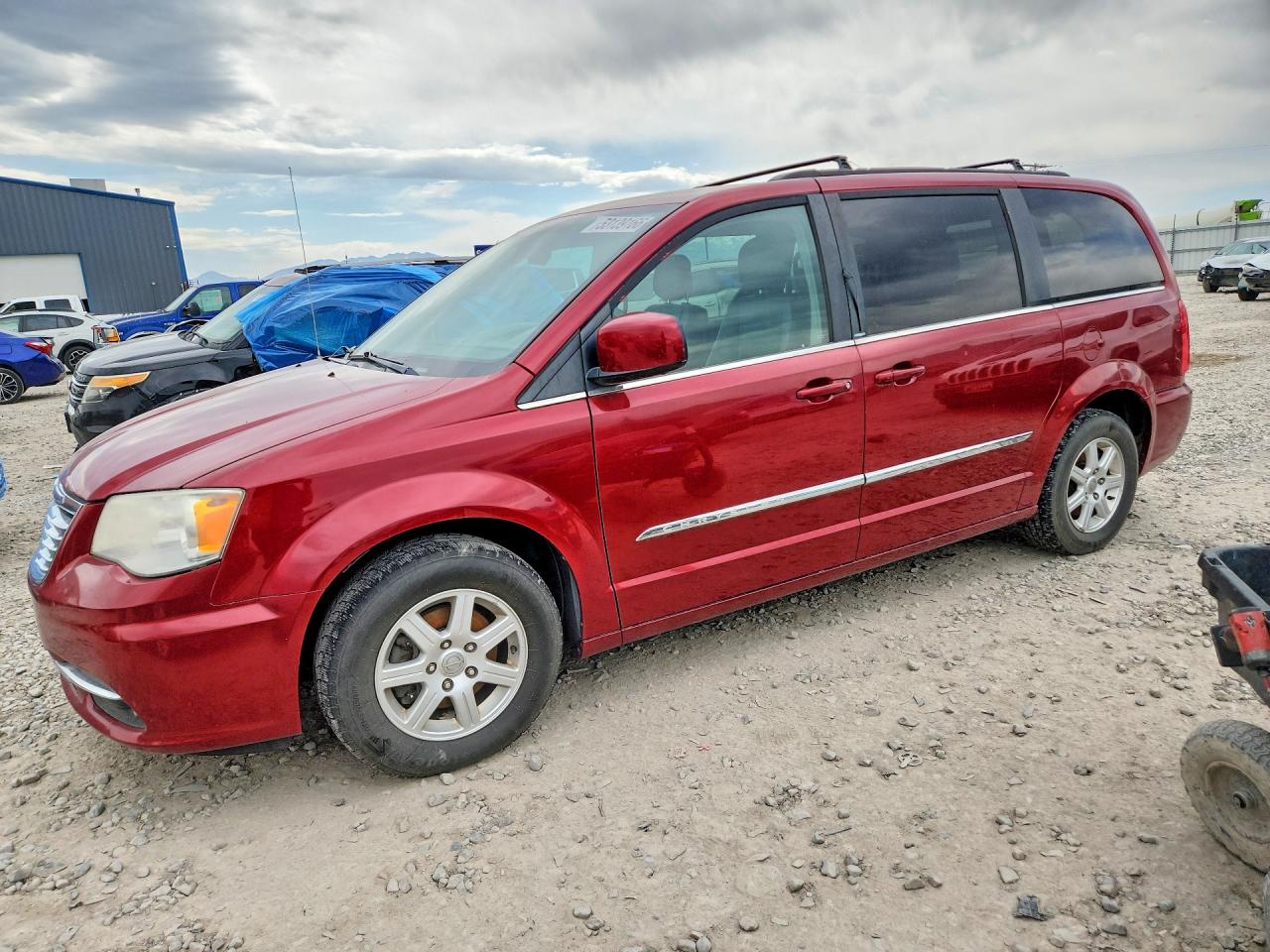 CHRYSLER TOWN & COUNTRY 2013